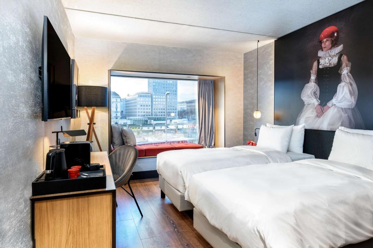 Radisson Red Hotel, Hotel 4*