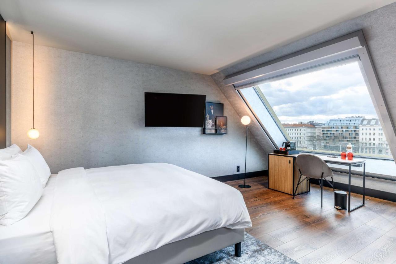 Radisson Red Hotel, Hotel 4*
