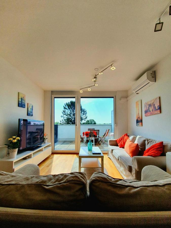 Near Lake Two Bedroom Fully Furnished *