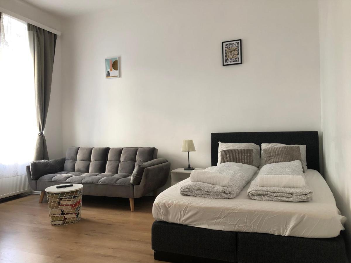 Near Subway Station 2 Apartment