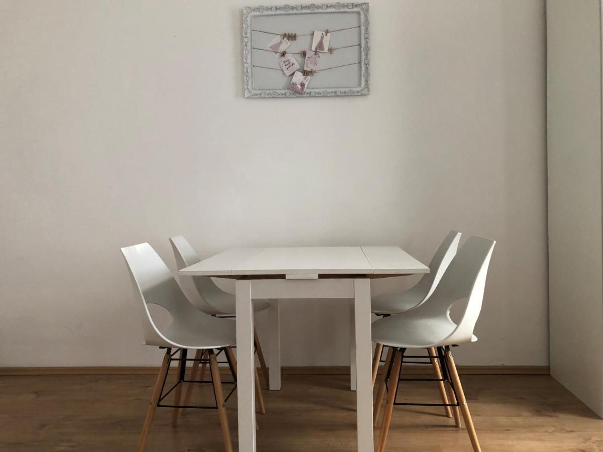 Apartment Near Subway Station 2 *