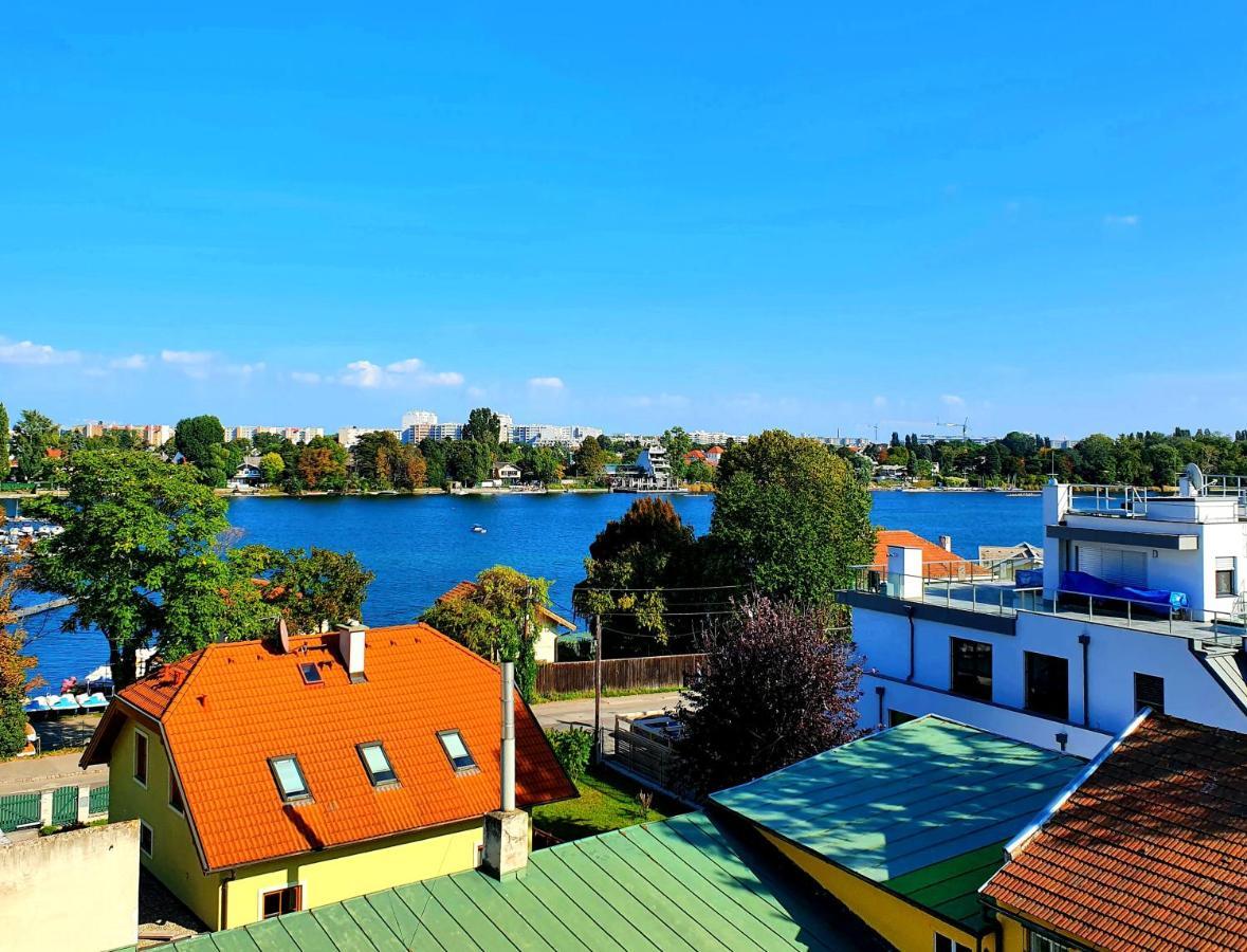 Near Lake Stylish & Fully Furnished Apartment *