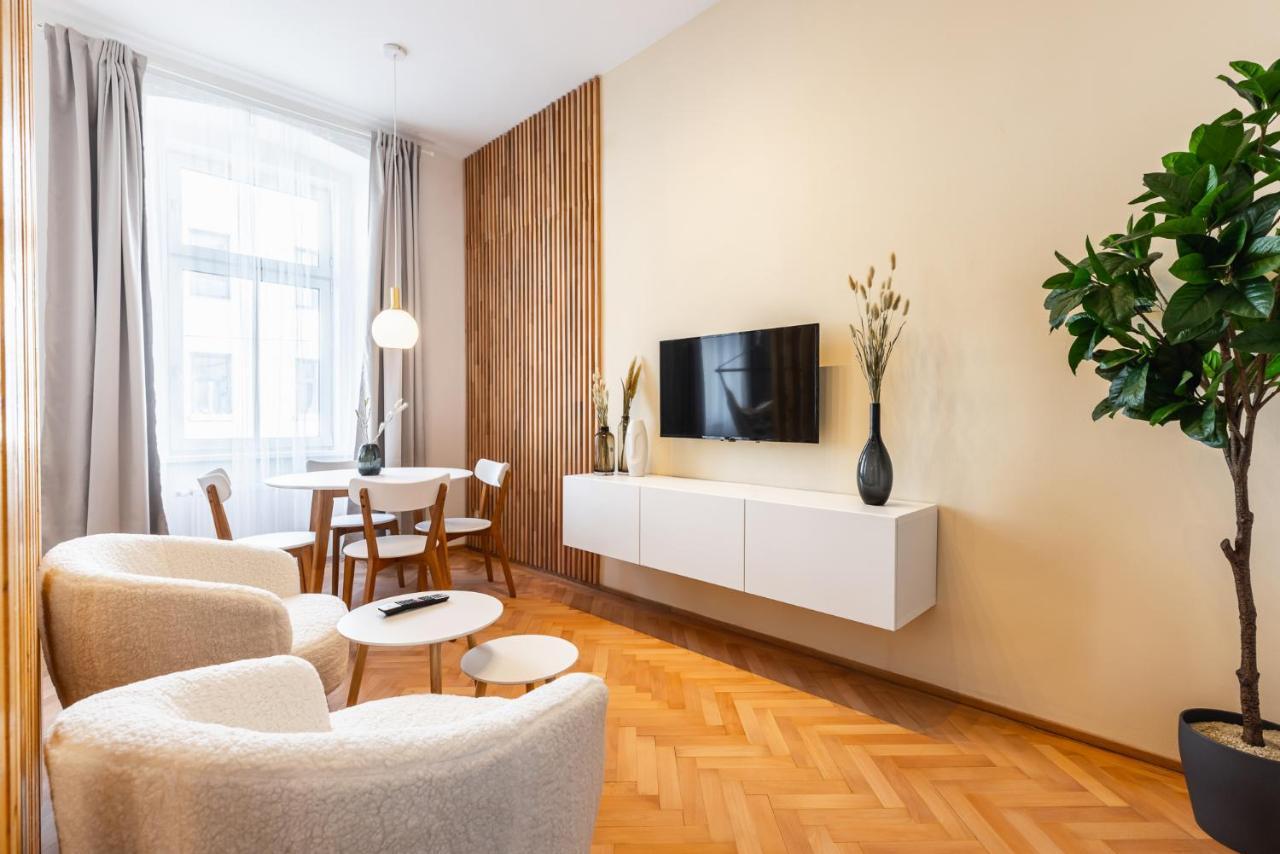 Classy And Elegant In A Calm Area Vienna