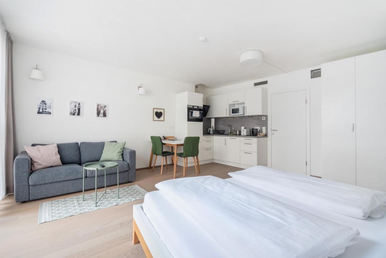 Apartment Quiet And Cozy Next To Mariahilfer Strasse And Naschmarkt With Ac, Minimum 30 Nights Wien