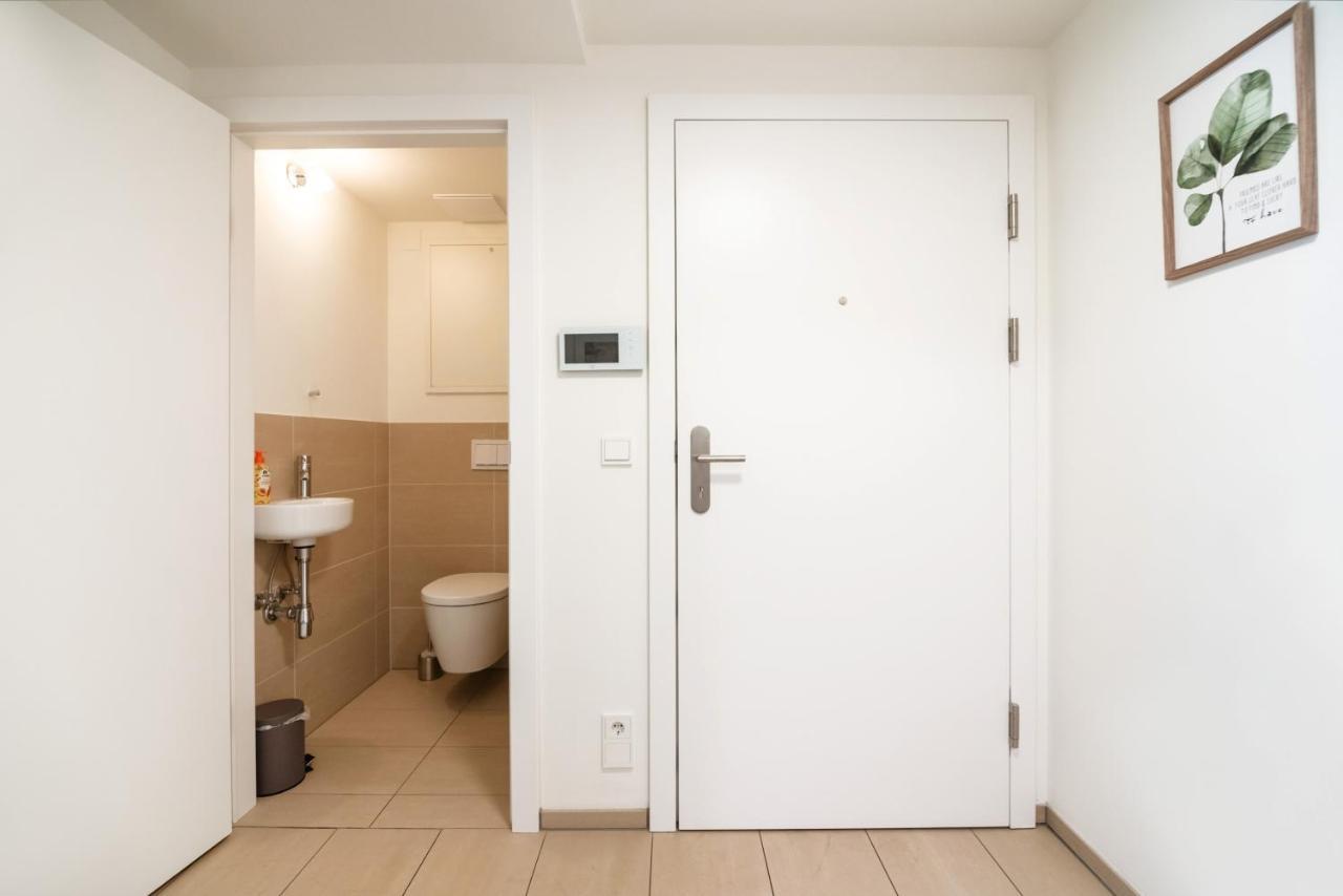 Apartment Quiet And Cozy Next To Mariahilfer Strasse And Naschmarkt With Ac, Minimum 30 Nights