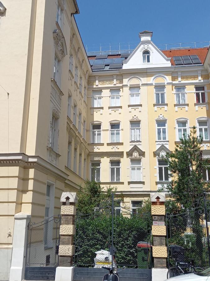 The For Artists Apartment