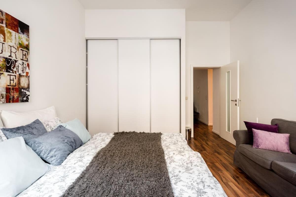 Luxurious And Spacious 5 Min Walk To City Center, 1-2 Apartment Vienna