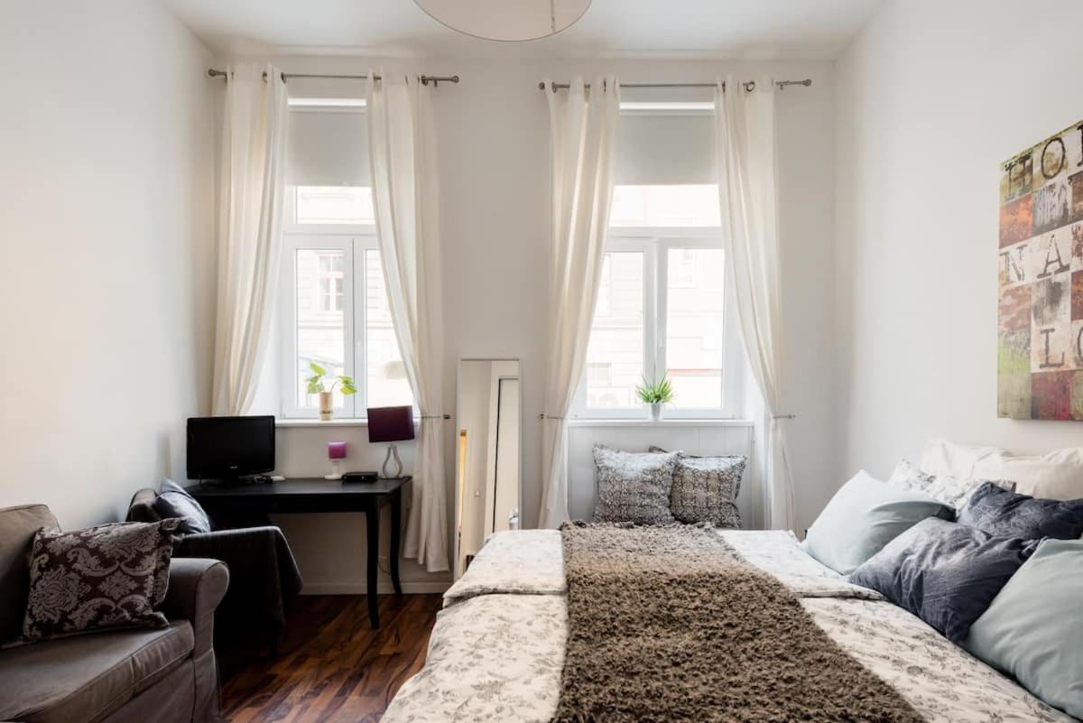Luxurious And Spacious 5 Min Walk To City Center, 1-2