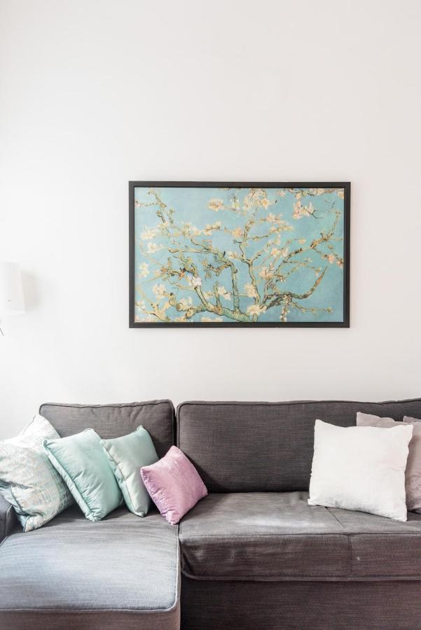 Apartment Luxurious And Spacious 5 Min Walk To City Center, 1-2