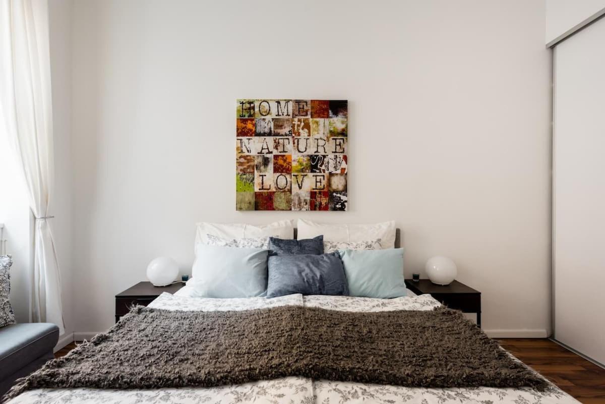Luxurious And Spacious 5 Min Walk To City Center, 1-2