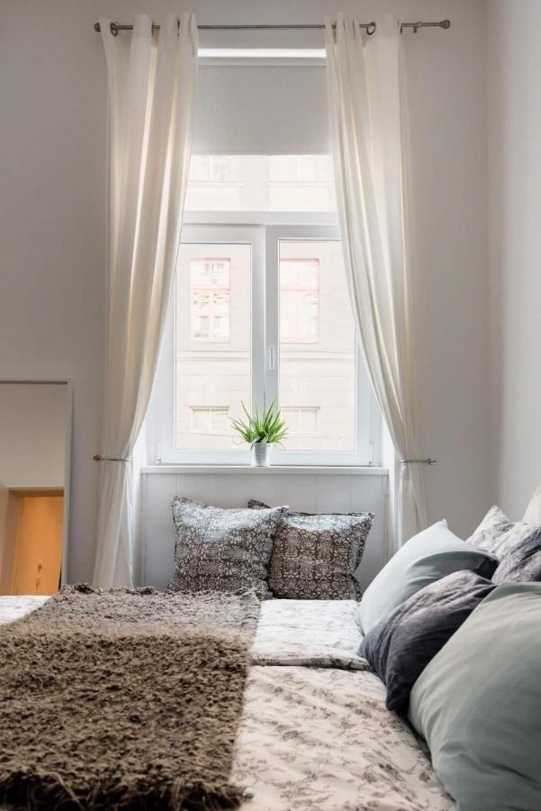 Luxurious And Spacious 5 Min Walk To City Center, 1-2 Apartment *