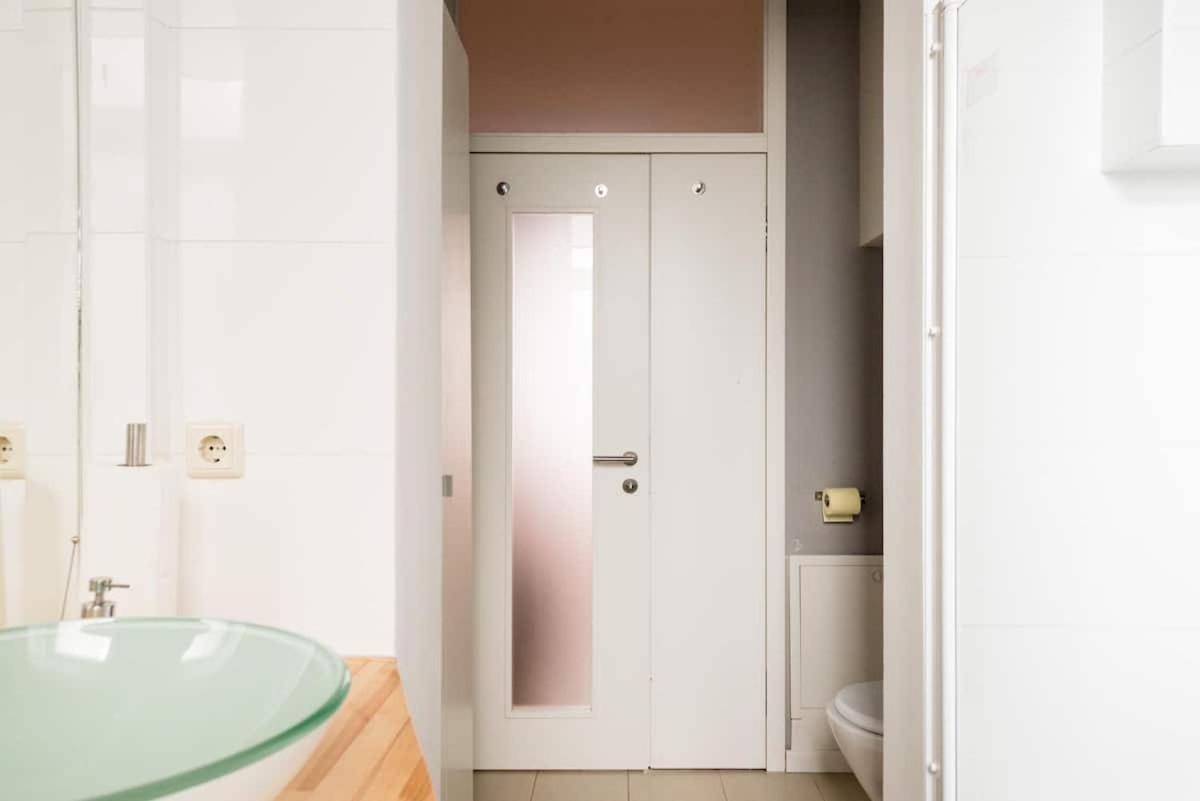 Luxurious And Spacious 5 Min Walk To City Center, 1-2 Apartment Vienna