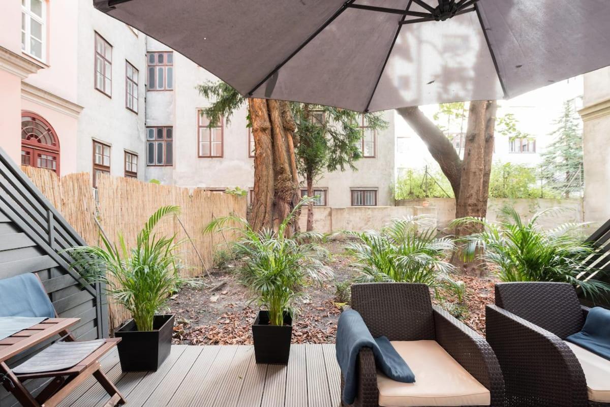 Apartment Luxurious And Spacious 5 Min Walk To City Center, 1-2 *