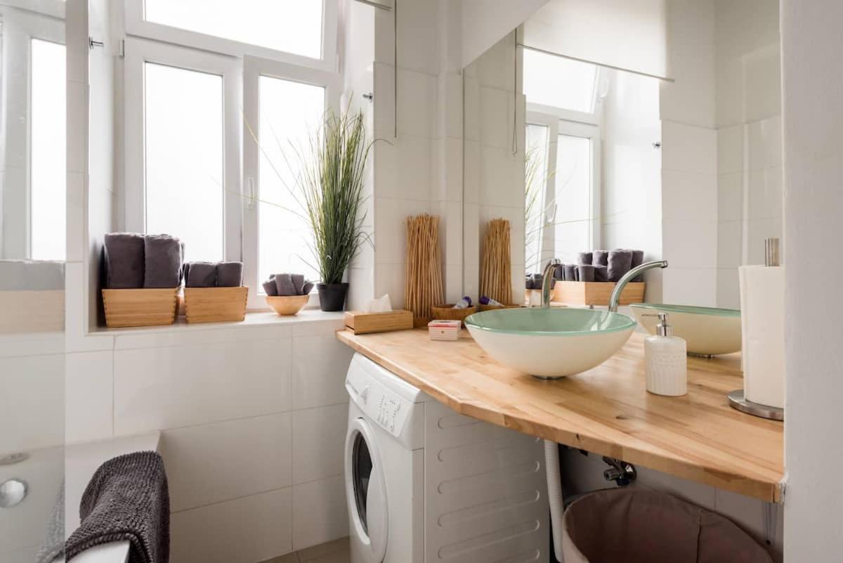 Apartment Luxurious And Spacious 5 Min Walk To City Center, 1-2 Vienna