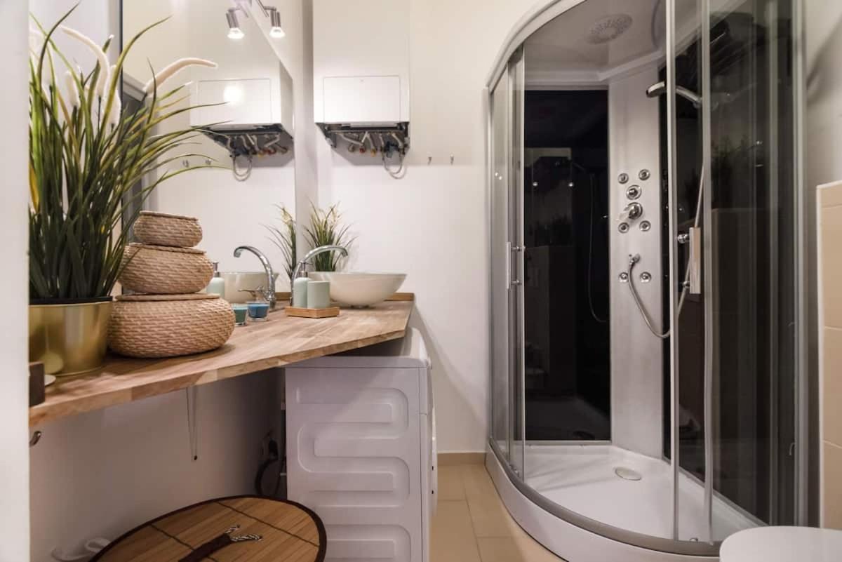 ⍟luxurious And Bright⍟ 5 Min Walk To City Center Apartment