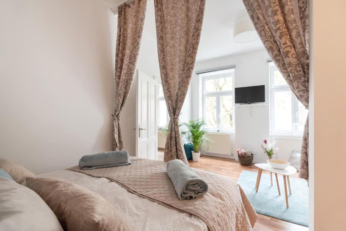 ⍟luxurious And Bright⍟ 5 Min Walk To City Center Apartment