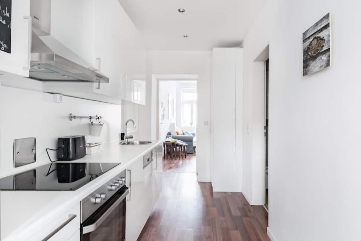 ⍟luxurious And Bright⍟ 5 Min Walk To City Center Apartment Wien