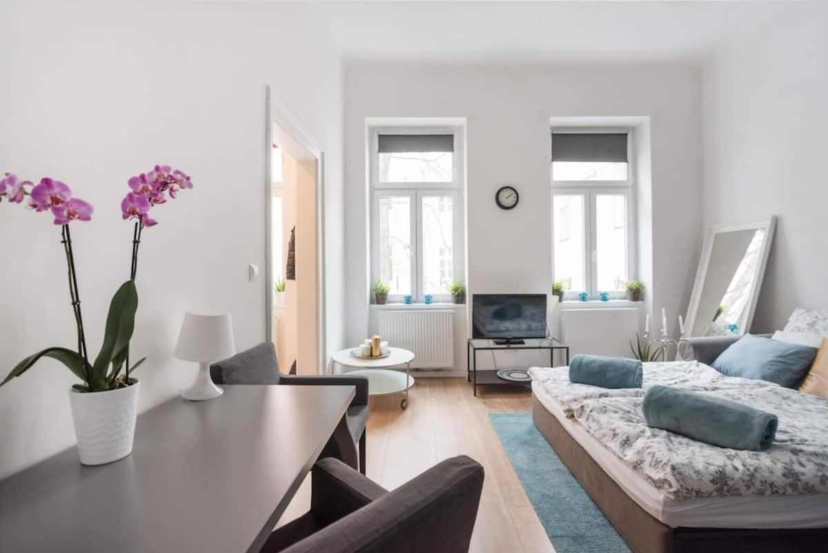 ⍟luxurious And Bright⍟ 5 Min Walk To City Center Apartment
