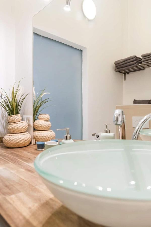 ⍟luxurious And Bright⍟ 5 Min Walk To City Center Apartment