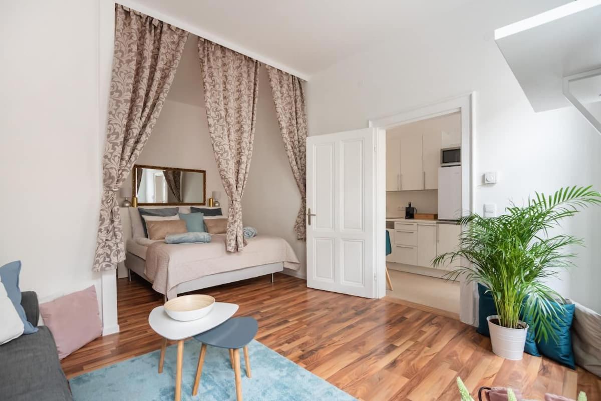 ⍟luxurious And Bright⍟ 5 Min Walk To City Center Apartment