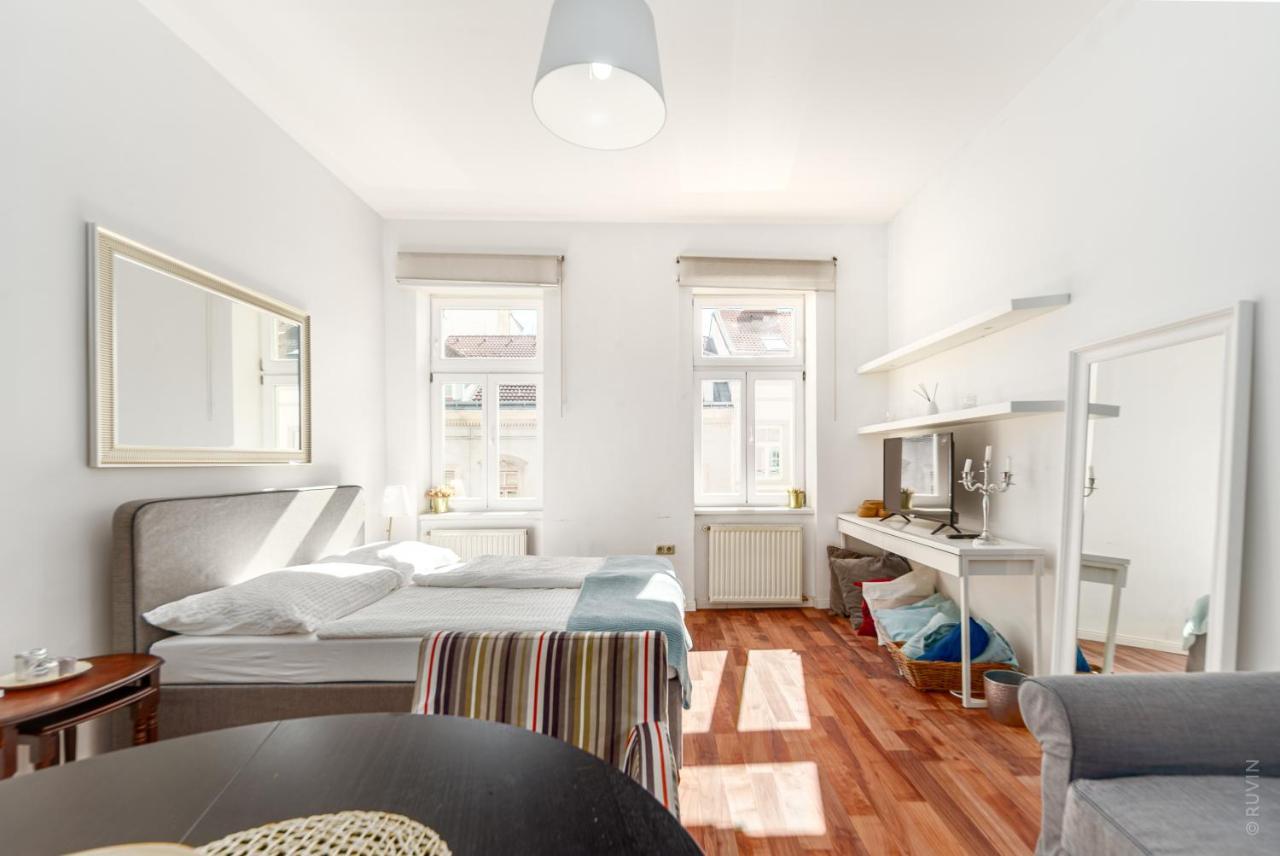 ⍟luxurious And Bright⍟ 5 Min Walk To City Center Apartment