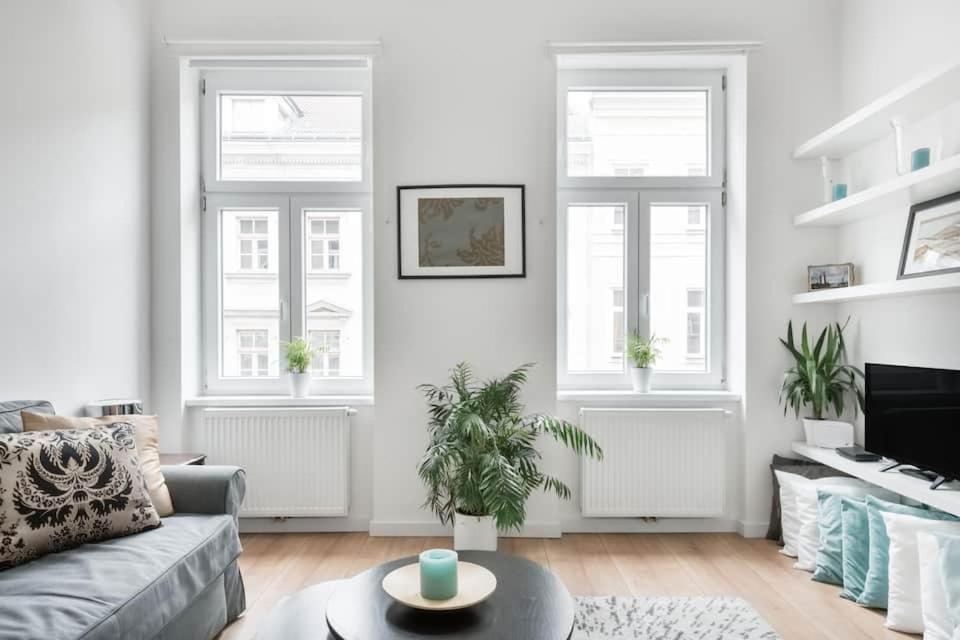 Apartment ⍟luxurious And Bright⍟ 5 Min Walk To City Center *
