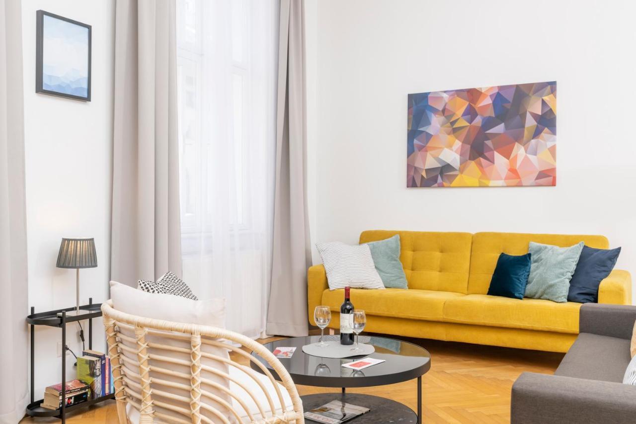 Rooftop Studio Borse By Ichbucheat Apartment
