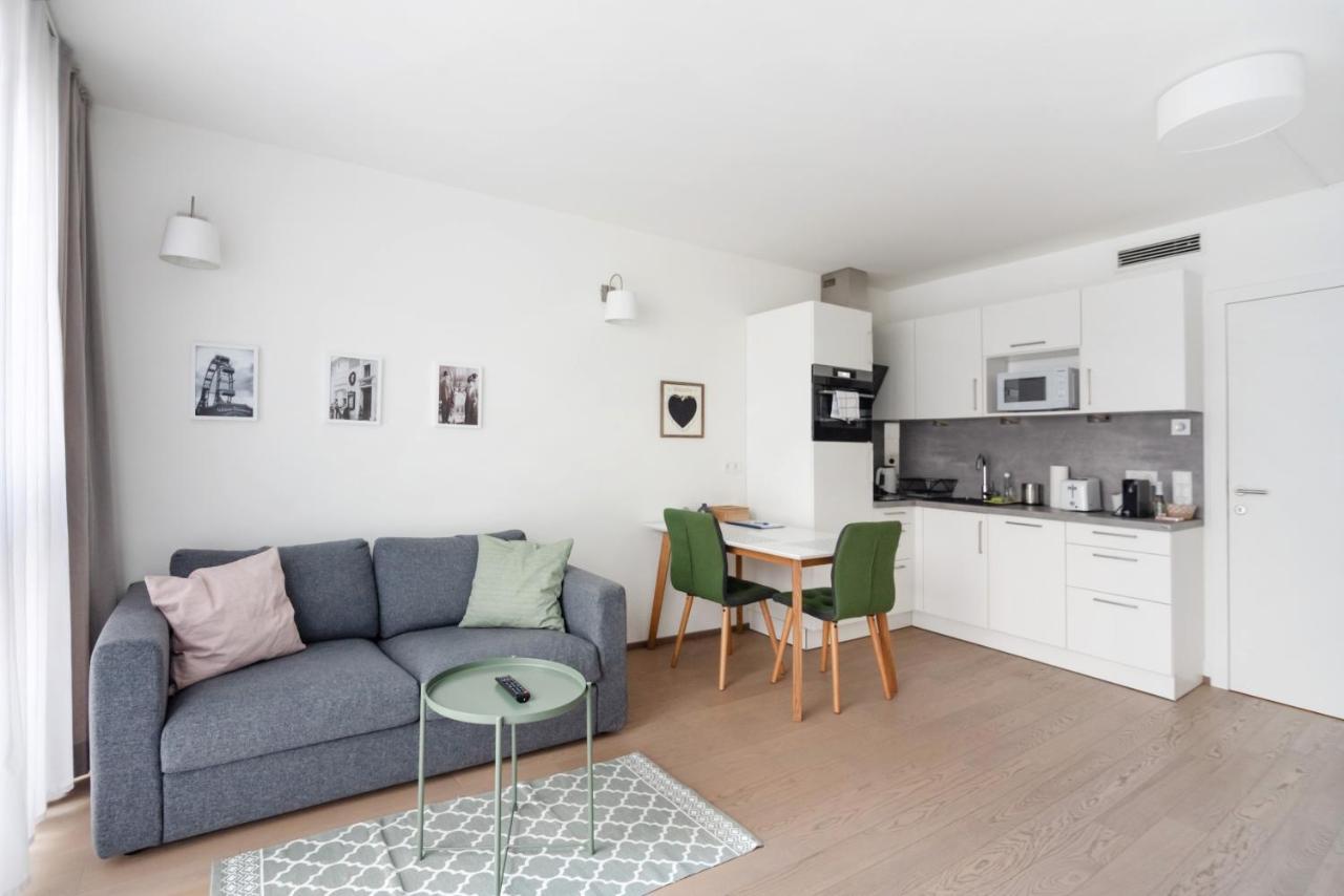 Quiet And Cozy Next To Mariahilfer Strasse And Naschmarkt With Ac, Minimum 30 Nights *