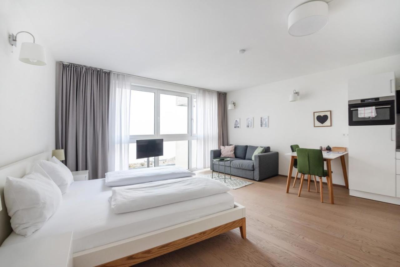 Quiet And Cozy Next To Mariahilfer Strasse And Naschmarkt With Ac, Minimum 30 Nights Apartment