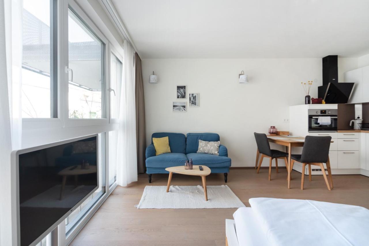 Quiet And Cozy Next To Mariahilfer Strasse And Naschmarkt With Ac, Minimum 30 Nights Apartment *
