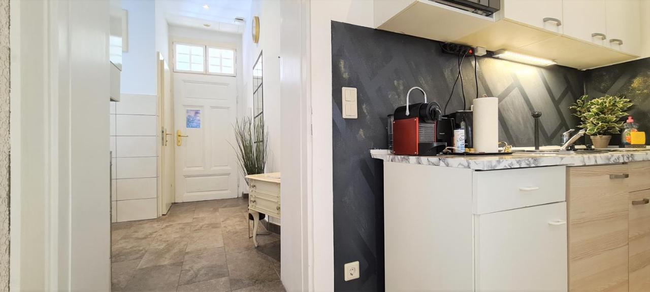 Wiener Buddha Style Flat With Inner Garden- Marzstrasse *