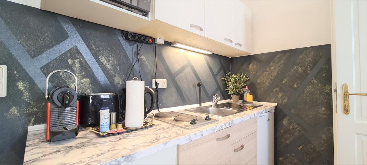 Wiener Buddha Style Flat With Inner Garden- Marzstrasse * Vienna