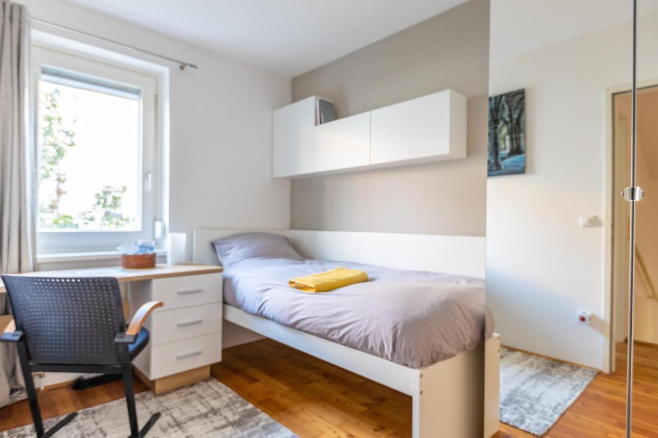 Privatunterkunft Town House Near Metro & Center Wien