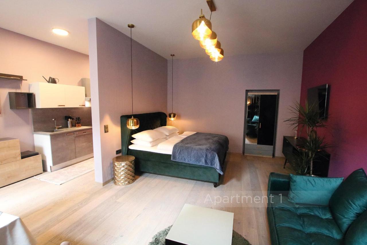 Apartment Street Living - *