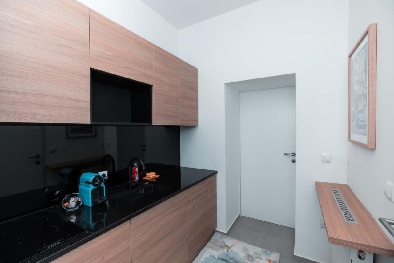 Petit Luxe