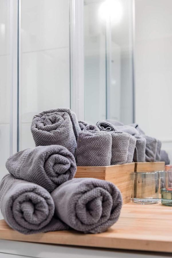 Apartment ⍟luxurious And Bright⍟ 5 Min Walk To City Center *