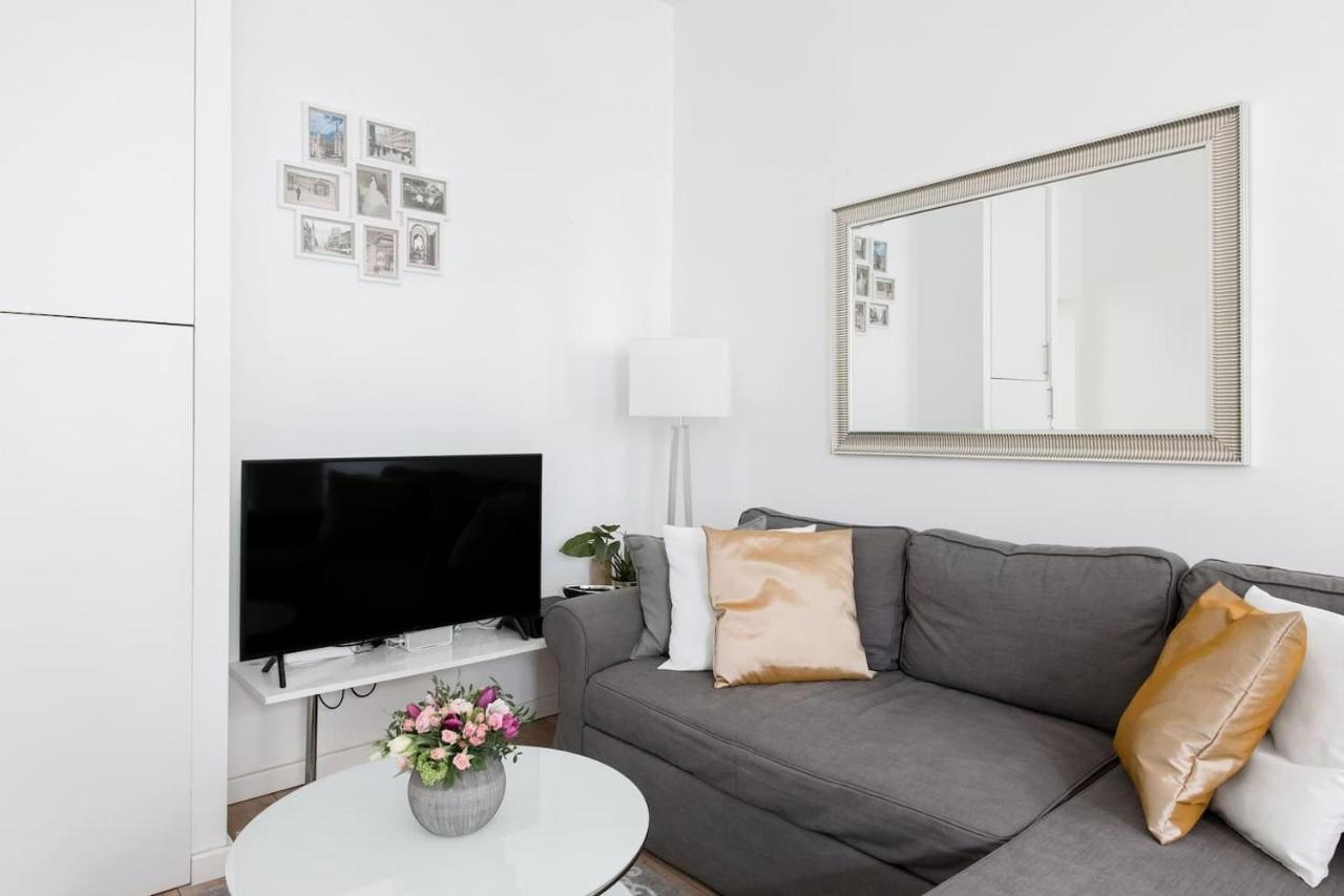 ⍟luxurious And Bright⍟ 5 Min Walk To City Center Apartment *