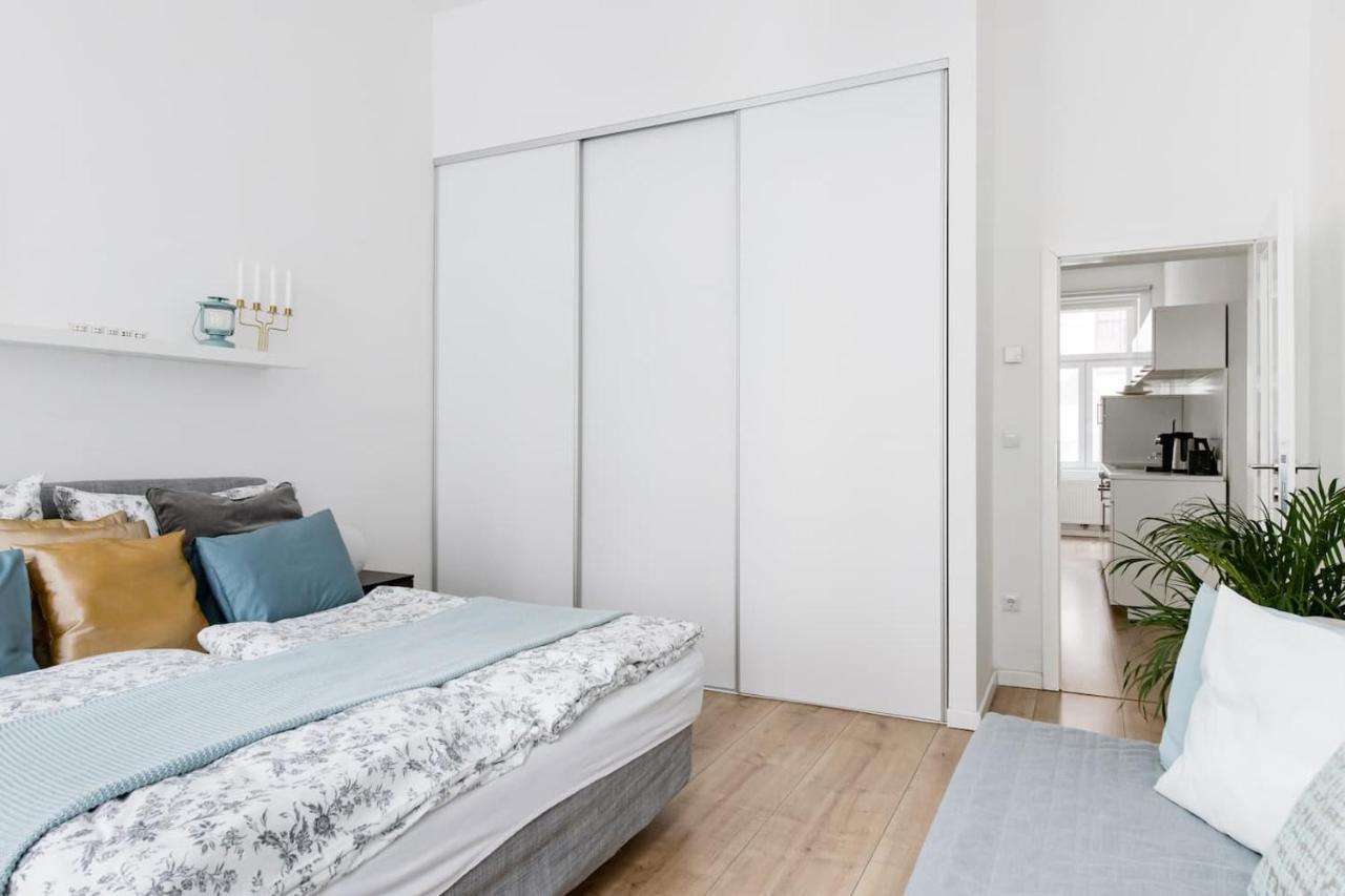 Apartment ⍟luxurious And Bright⍟ 5 Min Walk To City Center *