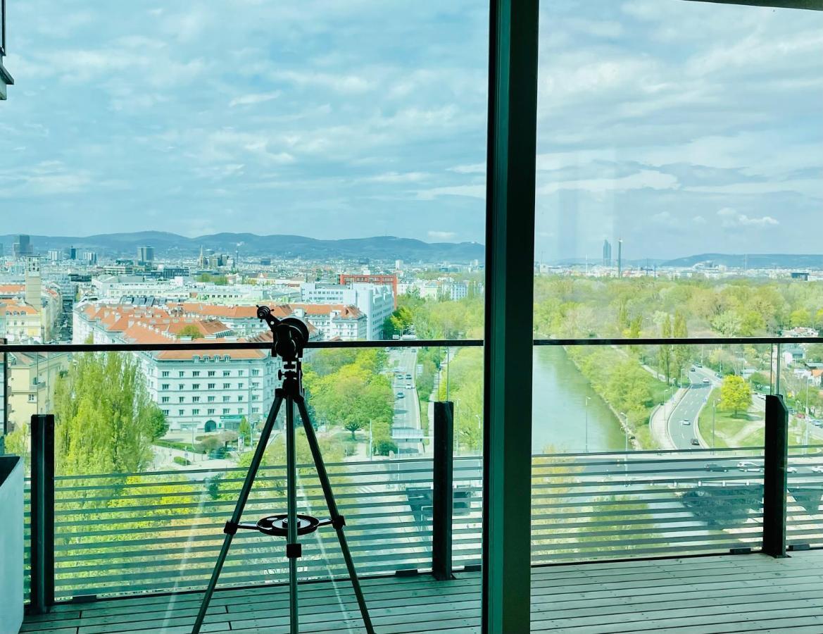 Royal Swan Skyline, * Wien