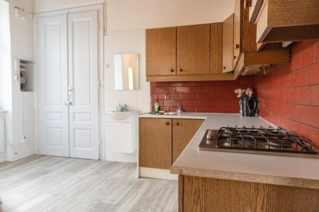 Perfectly Situated 2br Shared Apt- Ideal For Longstays