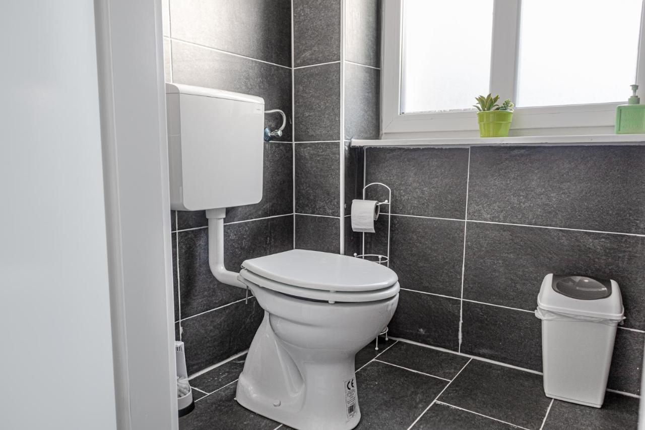 Perfectly Situated 2br Shared Apt- Ideal For Longstays Apartment *