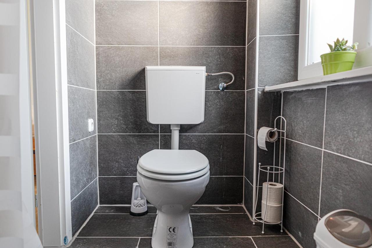 Apartment Perfectly Situated 2br Shared Apt- Ideal For Longstays *