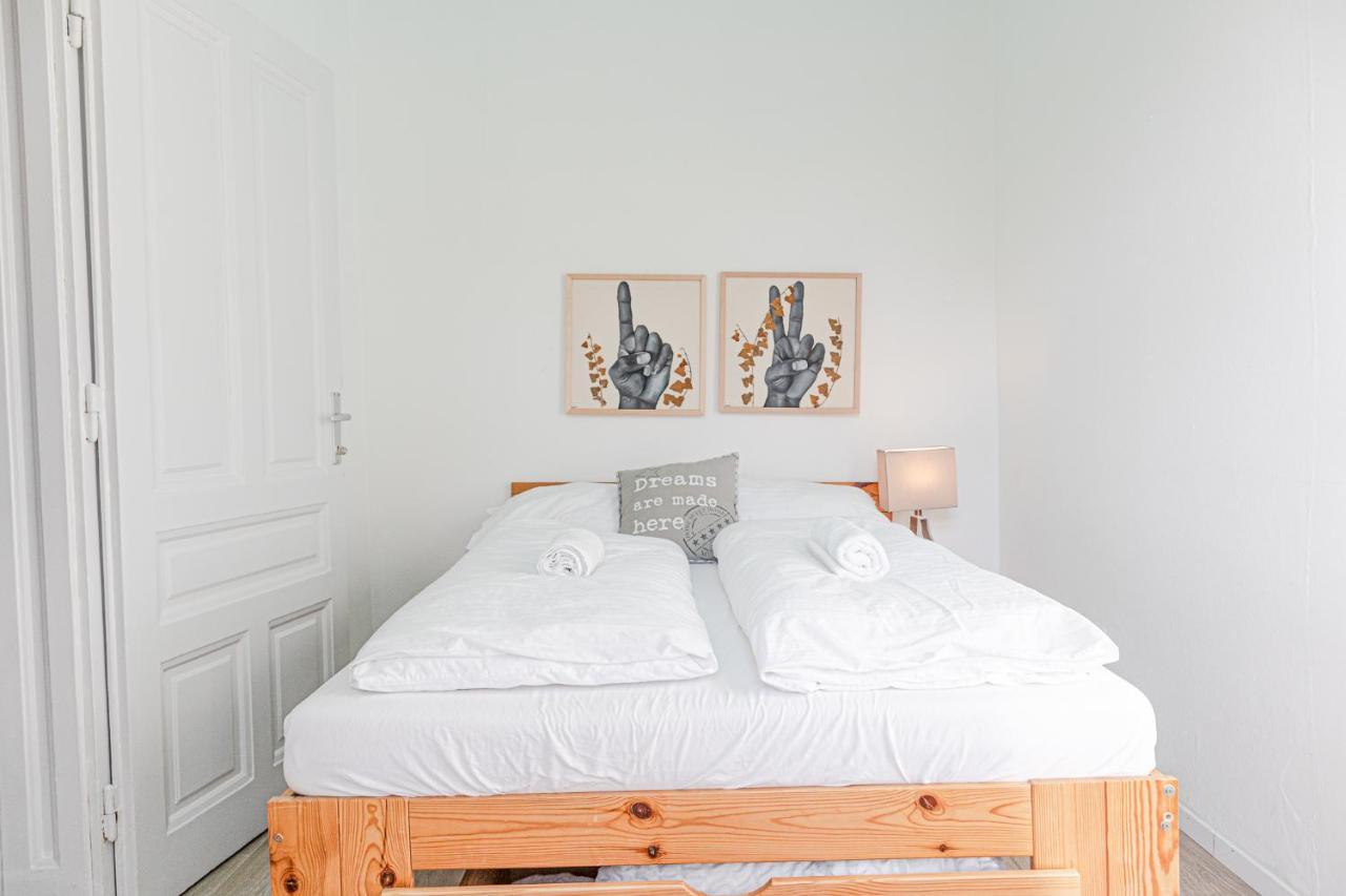 Apartment Perfectly Situated 2br Shared Apt- Ideal For Longstays