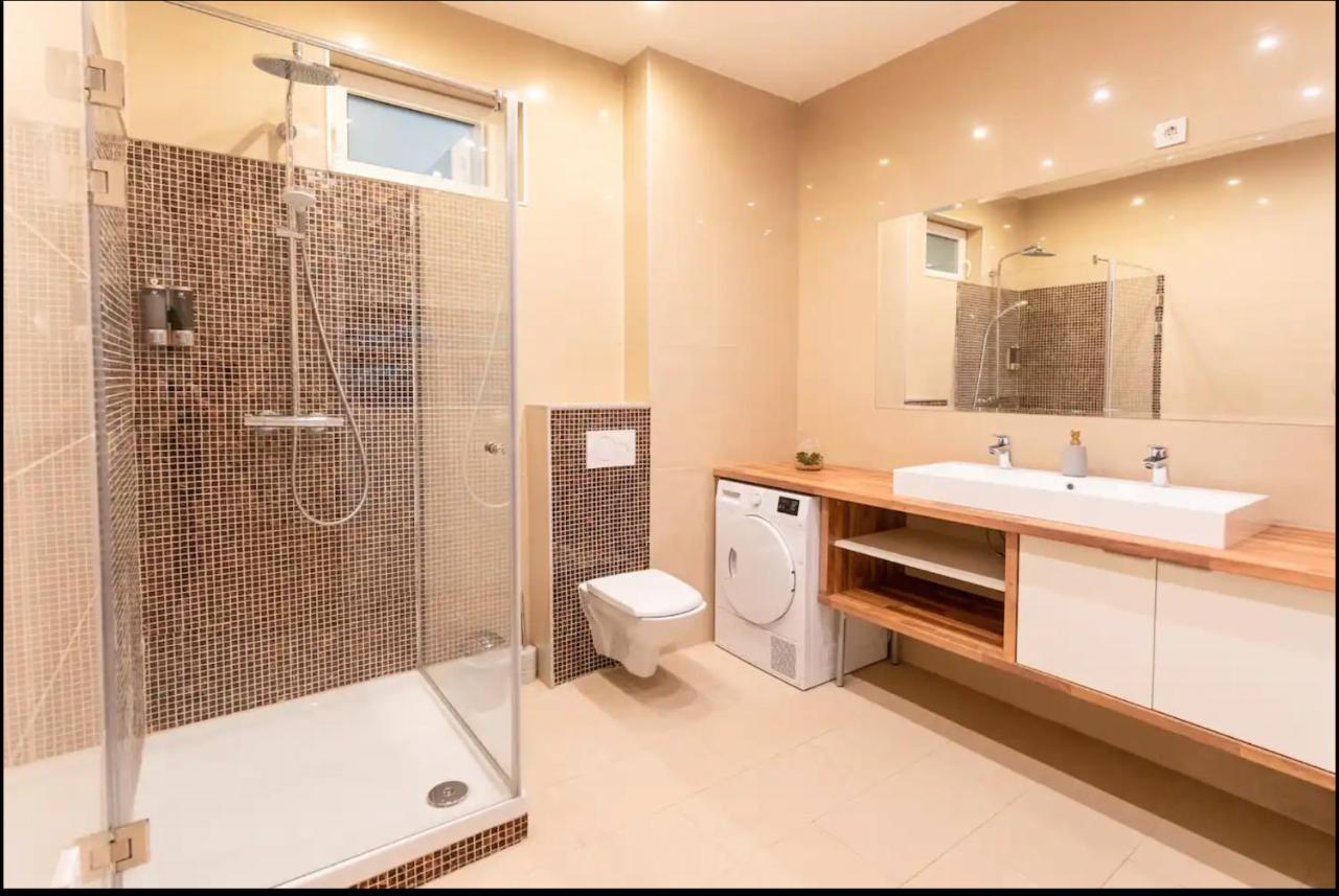 Comfortable 1100 With Contactless Check-in Apartment