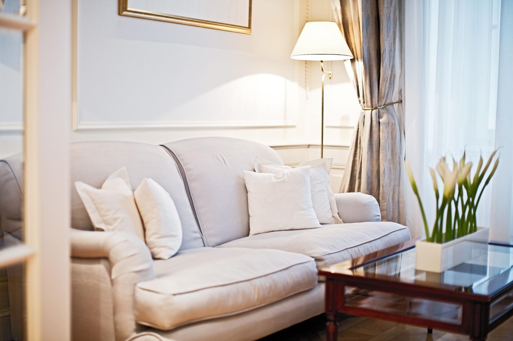 Palais Coburg 5*