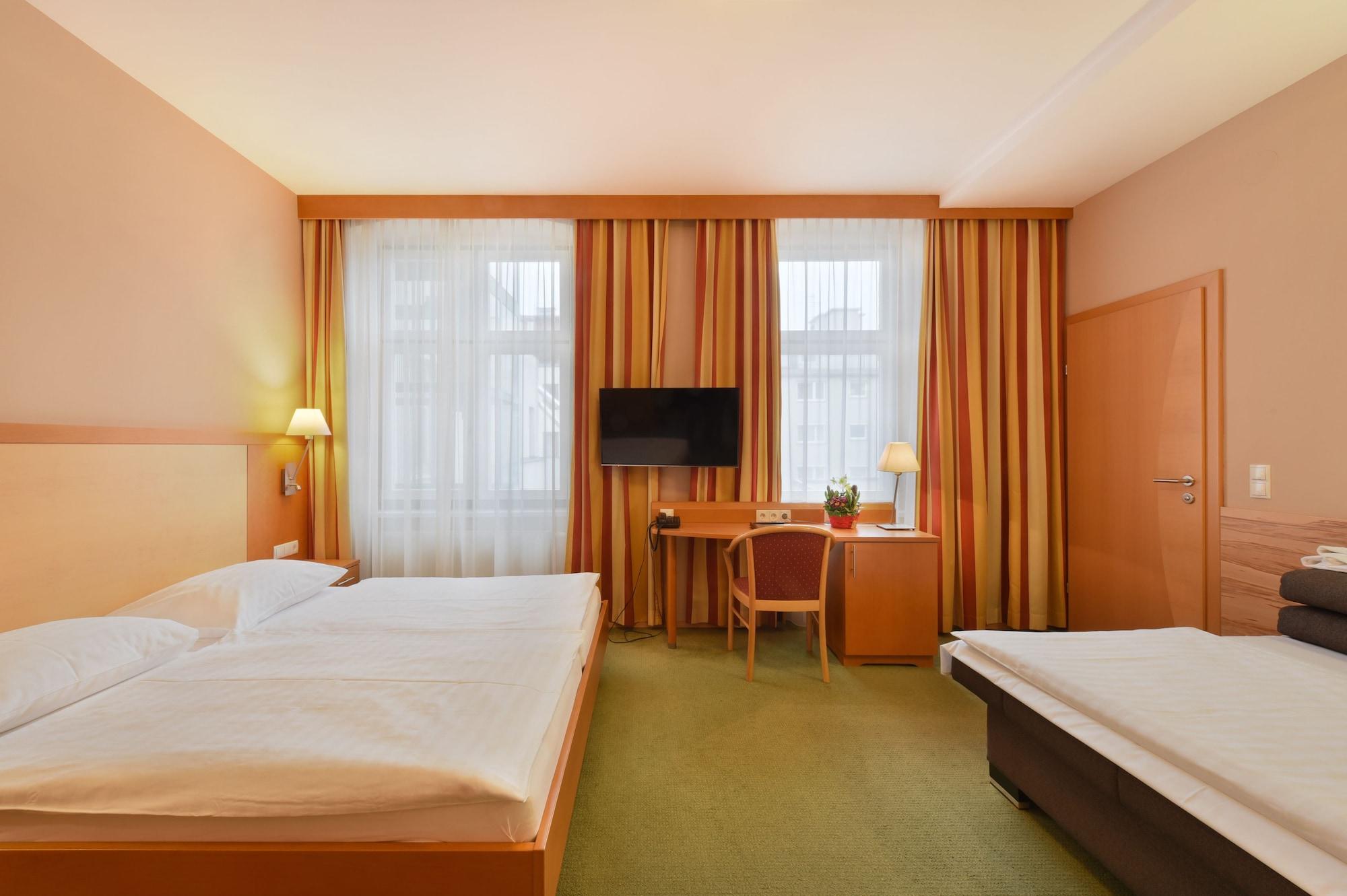 Hotel Lucia 3*