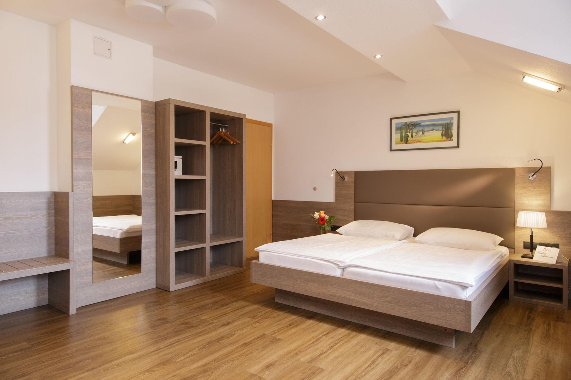 Lucia Hotel Viena