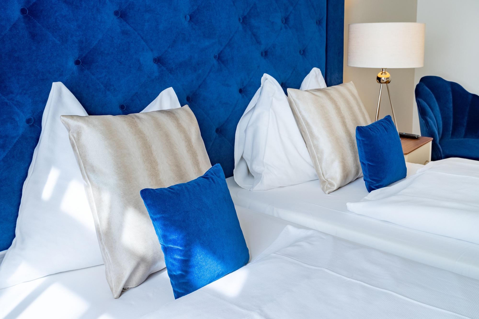 Theaterhotel & 4*
