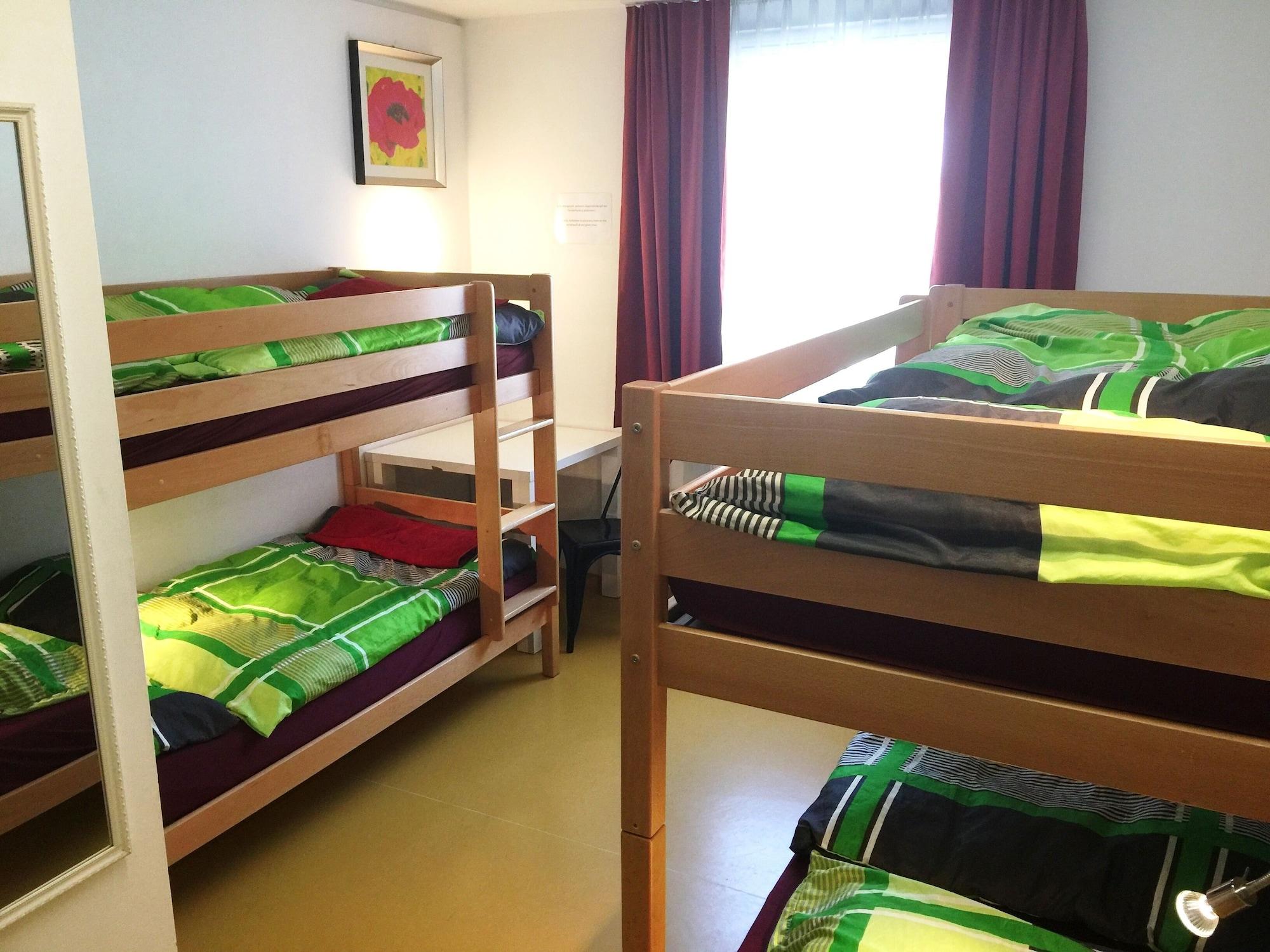 A&t & Albergue *