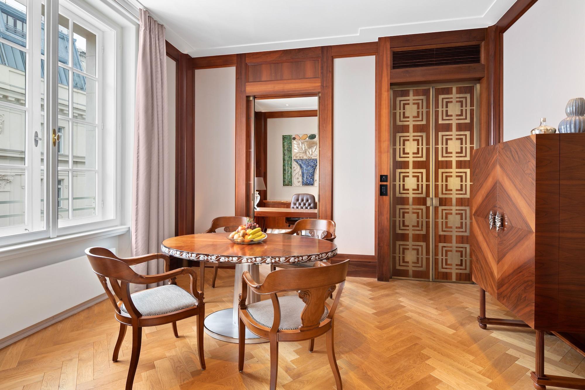 Park Hyatt Hotel 5*